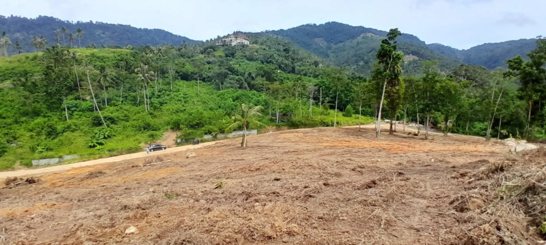 Nice mountain view & partial sea view