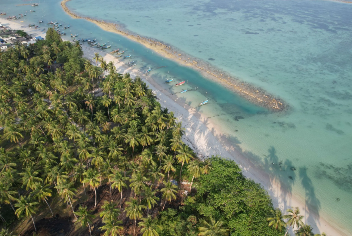Beachfront Land for Sale in Koh Samui | 6 Rai 2 Ngan 22 Sq.wah in Hua Thanon, Lamai