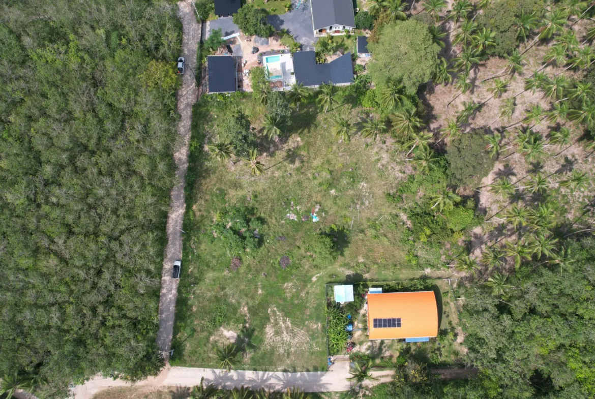 Prime 800 Sqm Land Plot for Sale in Koh Samui – Just 950m to the Beach!