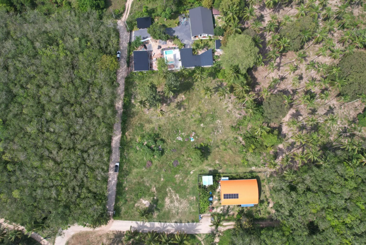 Prime 800 Sqm Land Plot for Sale in Koh Samui – Just 950m to the Beach!