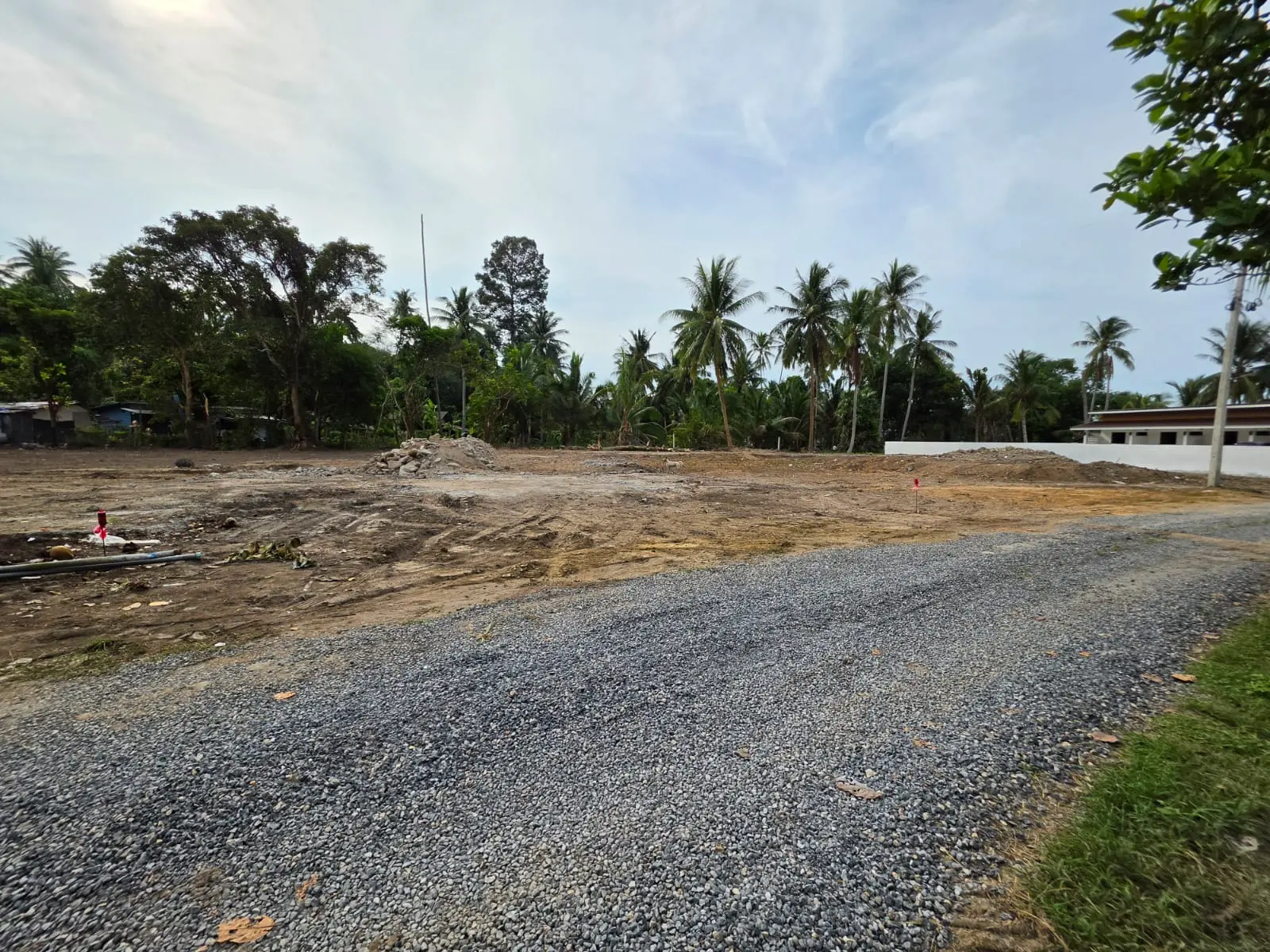 ขายที่ดินแม่น้ำซอย_7_11 Land for Sale in Mae Nam Soi 7, Koh Samui – Prime Subdivided Plots with Red Title Deed (Chanote)