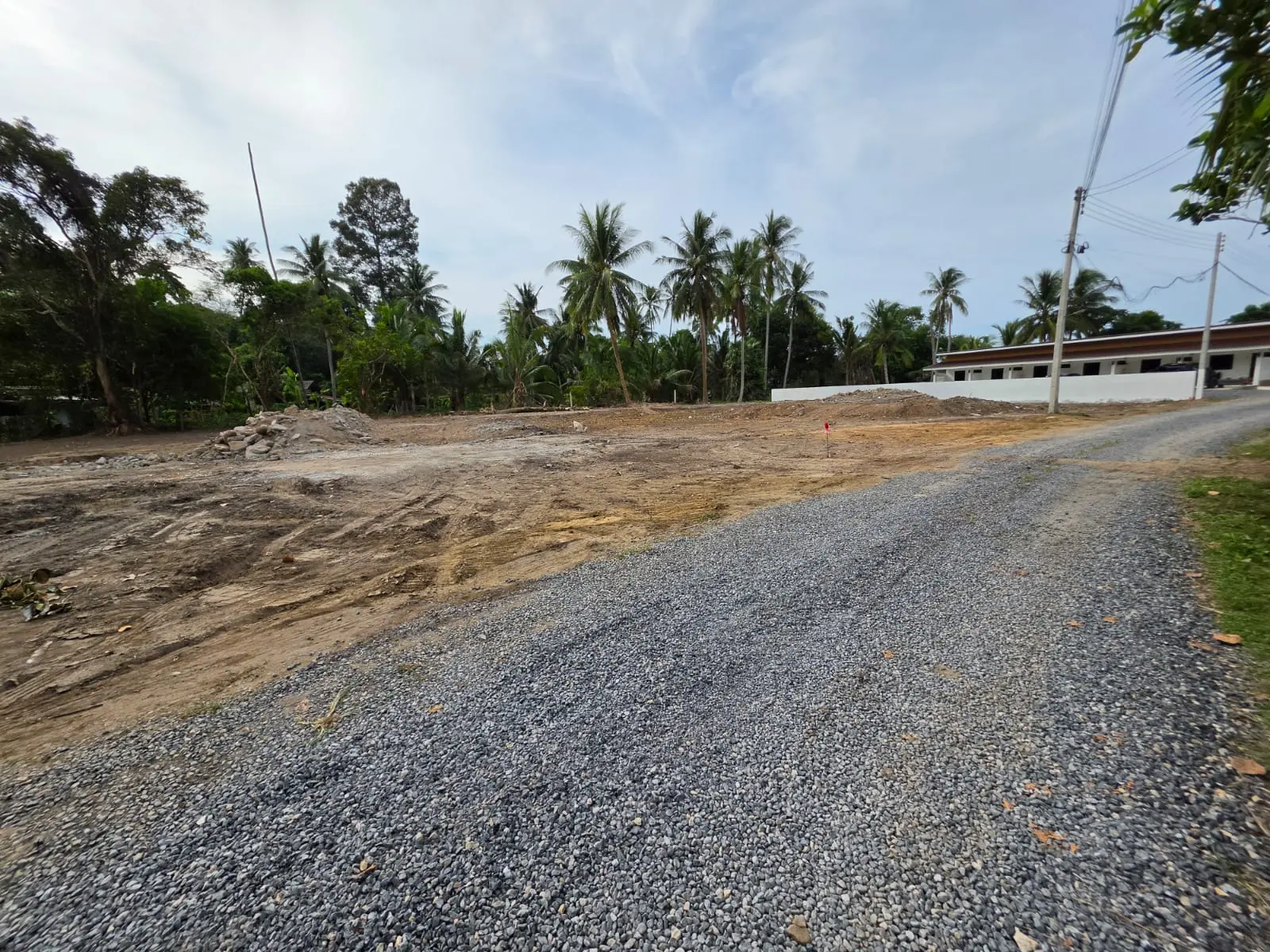 ขายที่ดินแม่น้ำซอย_7_12 Land for Sale in Mae Nam Soi 7, Koh Samui – Prime Subdivided Plots with Red Title Deed (Chanote)